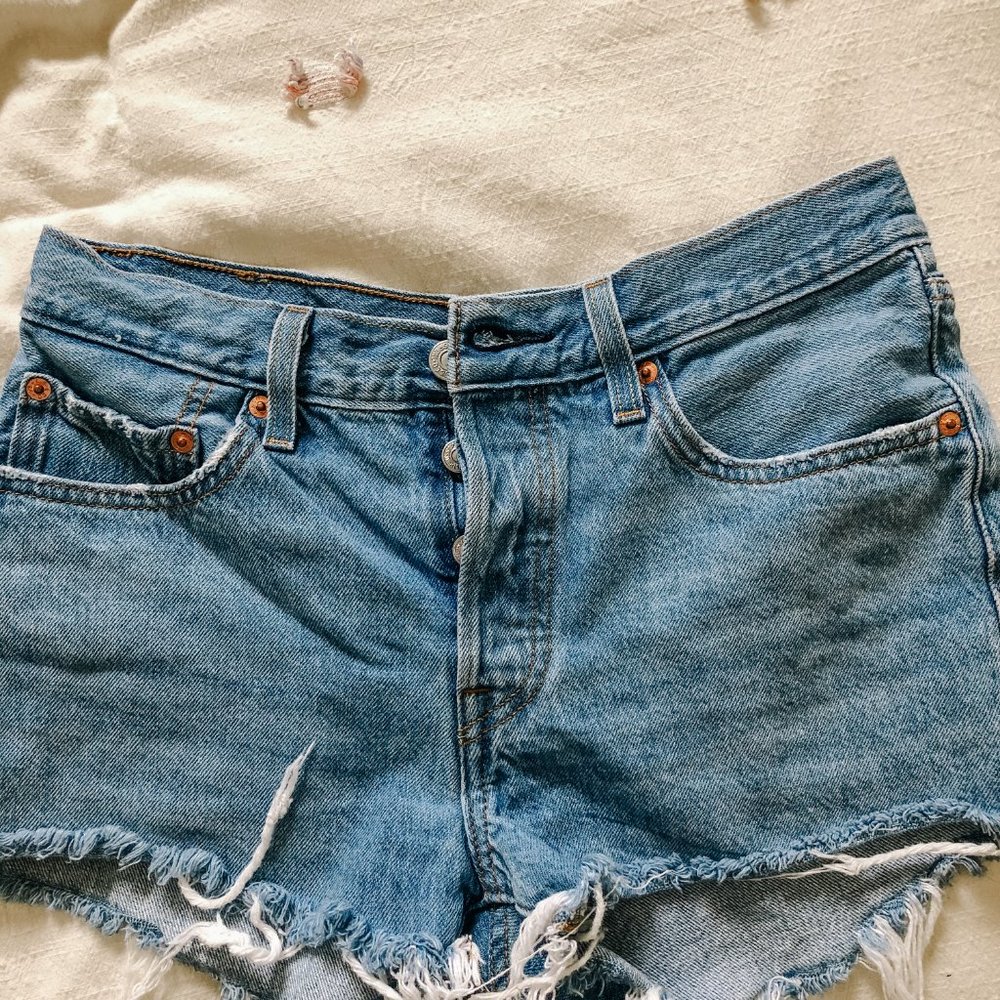 LEVI 501 VINTAGE WASH SHORTS